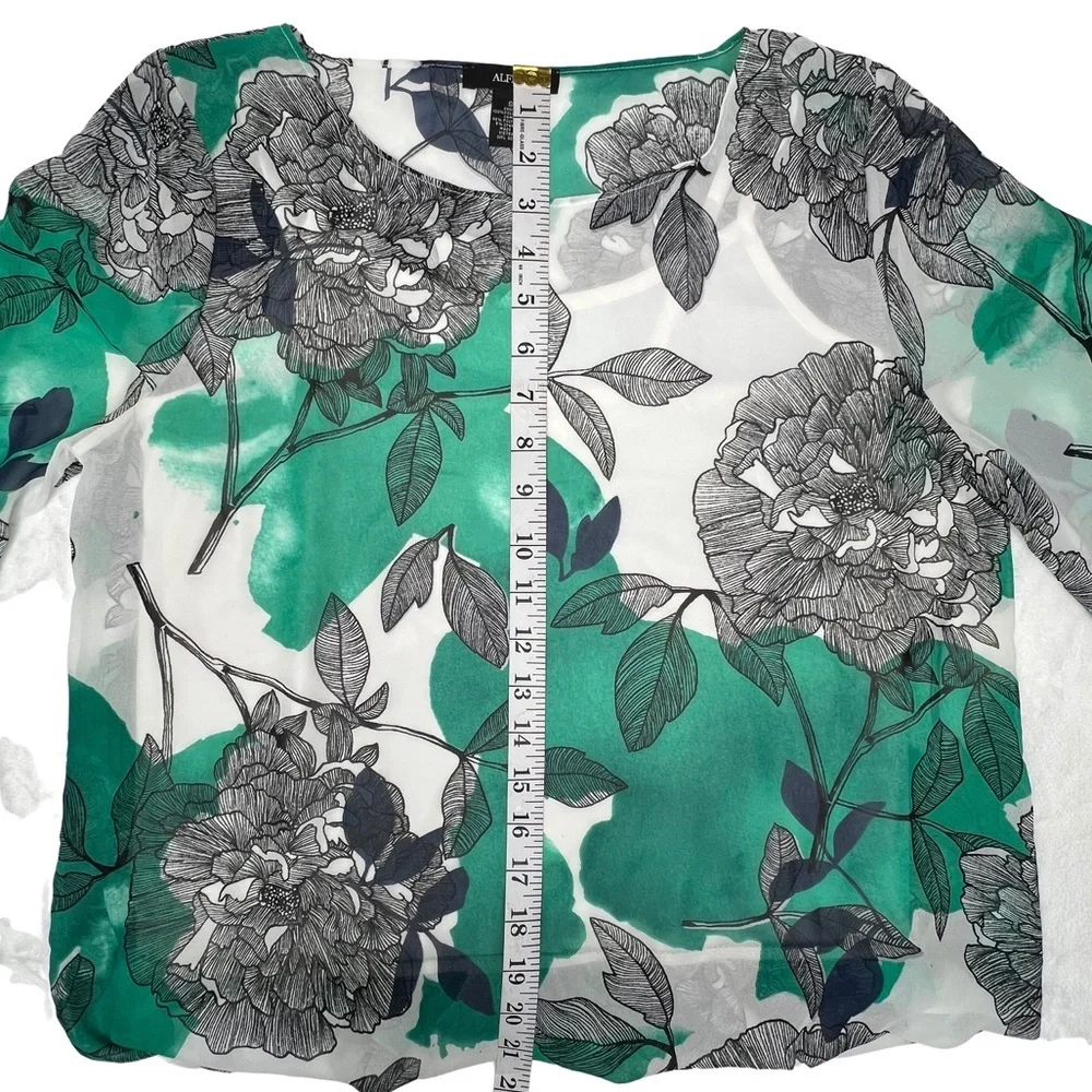 Alfani Floral Pullover Bubble Hem Top with Tank Angel Sleeves Green White Small - Picture 10 of 17